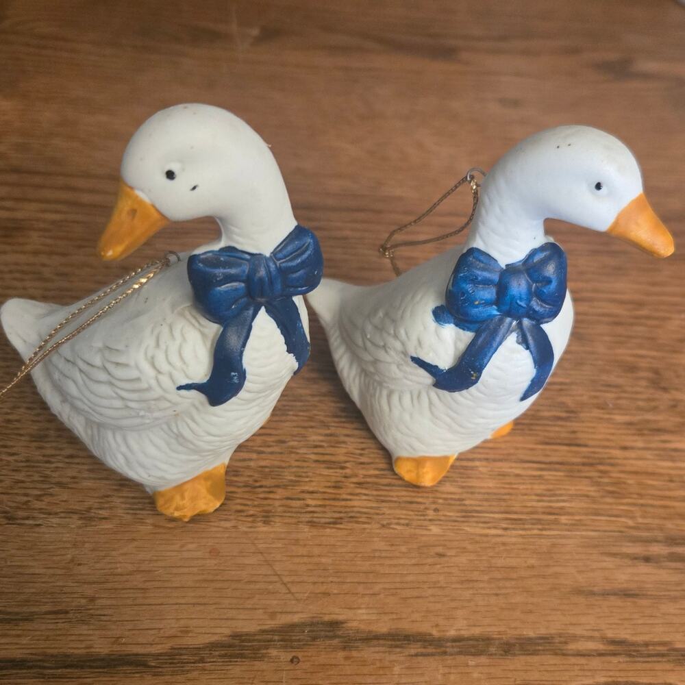 Vintage Country Geese Goose Ornaments Blue Ribbon Set Of 2 VTG Porcelain Decor - Picture 9 of 9